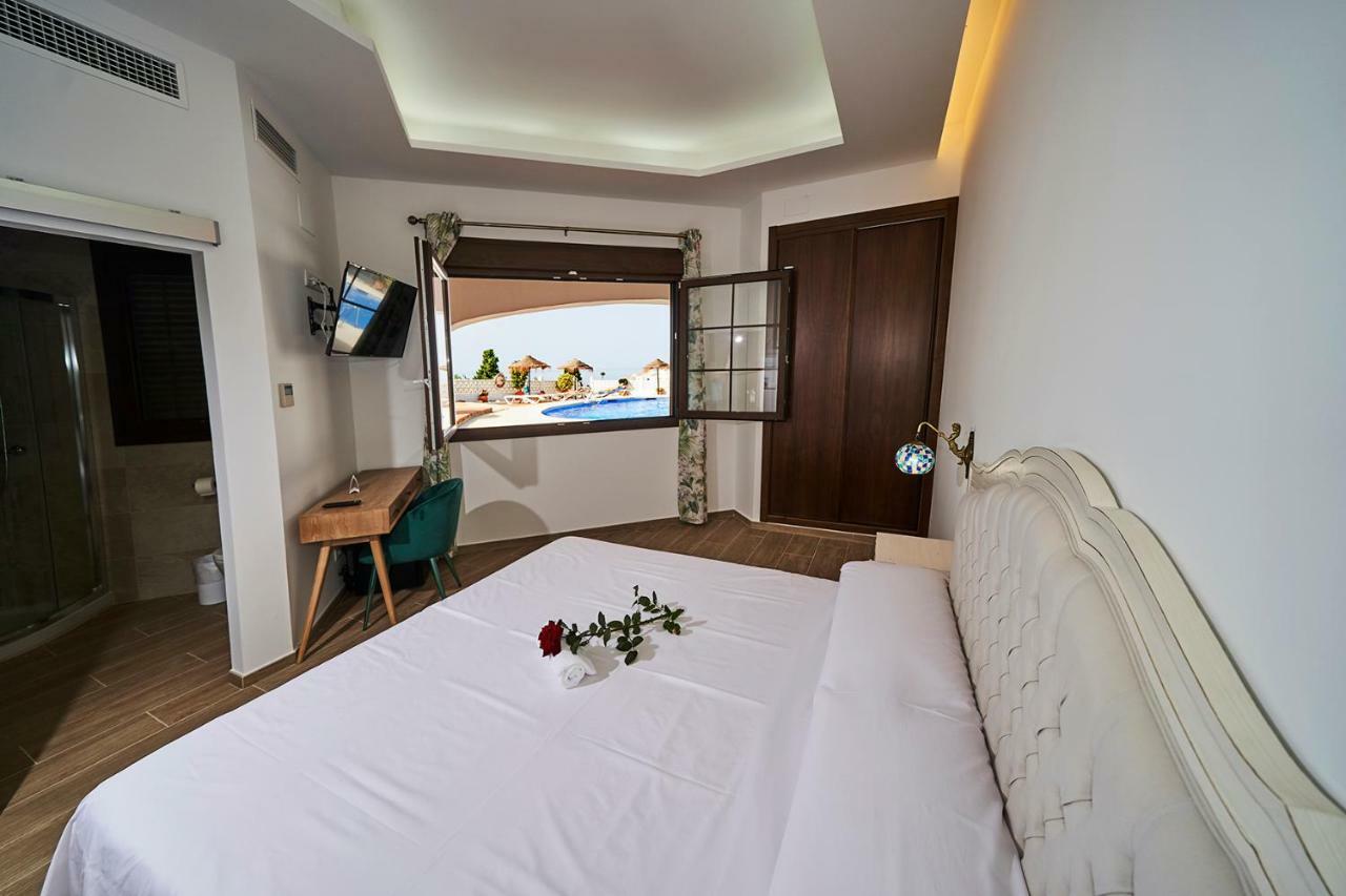 Hotel Bajamar Ancladero Playa Nerja Exterior photo